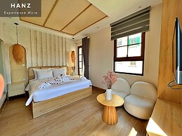 HANZ Lagoon Sunset Boutique Hotel