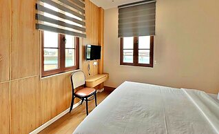 HANZ Lagoon Sunset Boutique Hotel