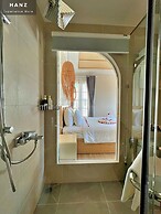 HANZ Lagoon Sunset Boutique Hotel