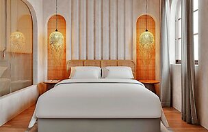 HANZ Lagoon Sunset Boutique Hotel