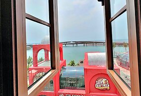 HANZ Lagoon Sunset Boutique Hotel