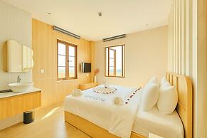 HANZ Lagoon Sunset Boutique Hotel
