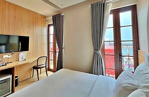 HANZ Lagoon Sunset Boutique Hotel