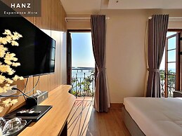 HANZ Lagoon Sunset Boutique Hotel