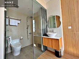 HANZ Lagoon Sunset Boutique Hotel
