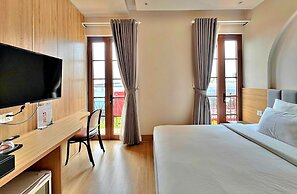 HANZ Lagoon Sunset Boutique Hotel