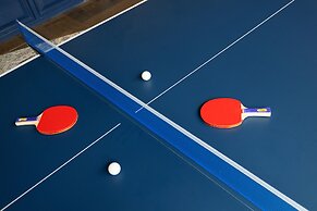 Ashley Tugu Tani Menteng