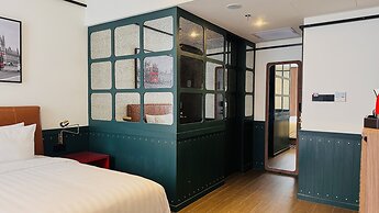 Ashley Tugu Tani Menteng