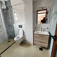 Lux Suites Westlands Cottage Apartments
