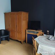 Room in Guest Room - Large Private Room D in Brucelles