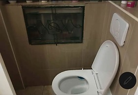 Room in Guest Room - Large Private Room D in Brucelles