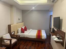 Redstone Regency Hotel