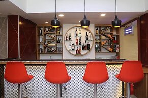 Redstone Regency Hotel