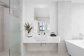 NAKA-RAJ Escape Hotel