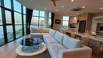 NAKA-RAJ Escape Hotel