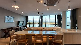 NAKA-RAJ Escape Hotel