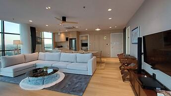 NAKA-RAJ Escape Hotel