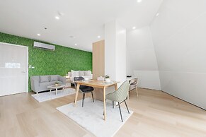 NAKA-RAJ Escape Hotel