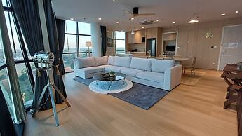 NAKA-RAJ Escape Hotel