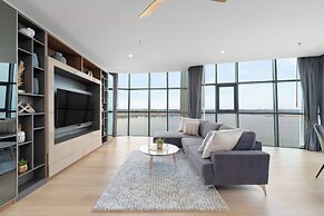 NAKA-RAJ Escape Hotel