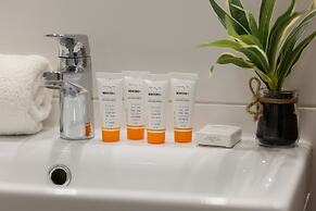 Bright Studio With Balcony by Renters