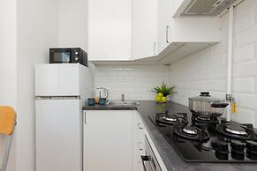 Bright Studio With Balcony by Renters