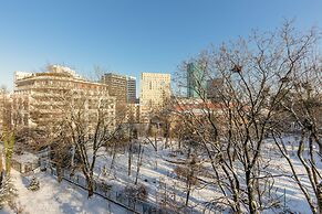 Bright Studio With Balcony by Renters