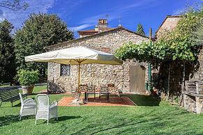 Citrus Charm Farmhouse