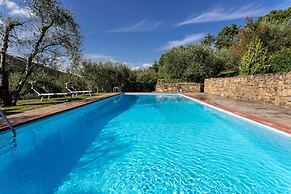 Citrus Charm Farmhouse