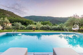 Citrus Charm Farmhouse