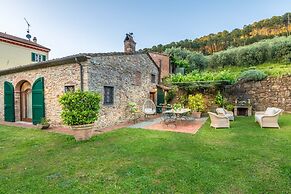 Citrus Charm Farmhouse