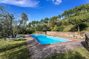 Citrus Charm Farmhouse