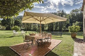 Citrus Charm Farmhouse