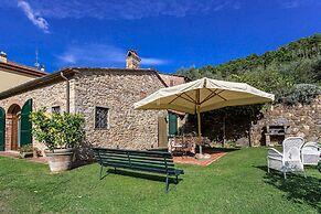 Citrus Charm Farmhouse