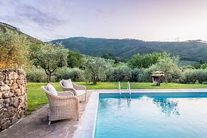 Citrus Charm Farmhouse