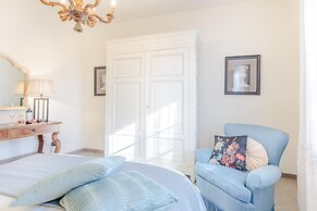 Amore Farmhouse Retreat