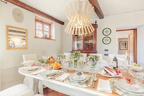 Amore Farmhouse Retreat