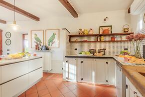 Amore Farmhouse Retreat