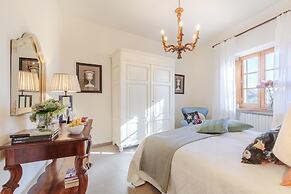 Amore Farmhouse Retreat