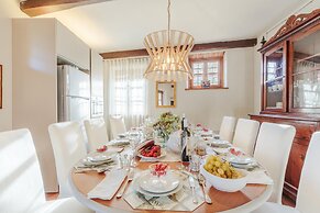 Amore Farmhouse Retreat