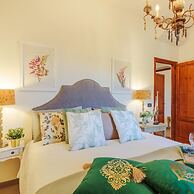 Amore Farmhouse Retreat