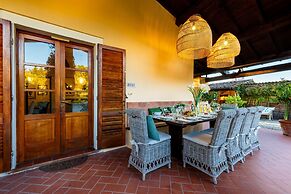 Amore Farmhouse Retreat