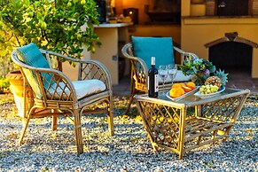 Amore Farmhouse Retreat