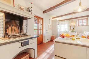 Amore Farmhouse Retreat