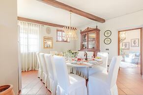 Amore Farmhouse Retreat