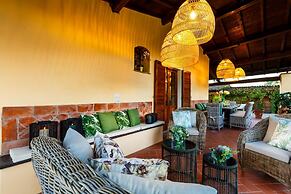 Amore Farmhouse Retreat