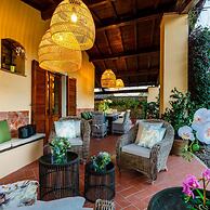 Amore Farmhouse Retreat