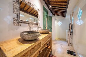 Katak Villa by Villa Finder