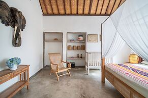 Katak Villa by Villa Finder