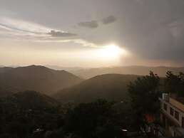 Navid's Holiday Resort and Hotel